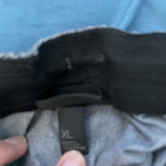 Shorts - Picture 3 of 3